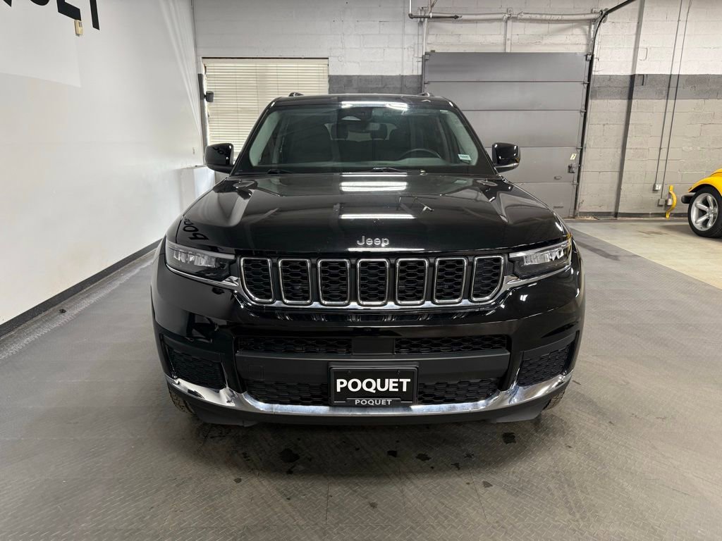 Used 2021 Jeep Grand Cherokee L Laredo w/ Luxury Tech Group I AWD/4WD image 3