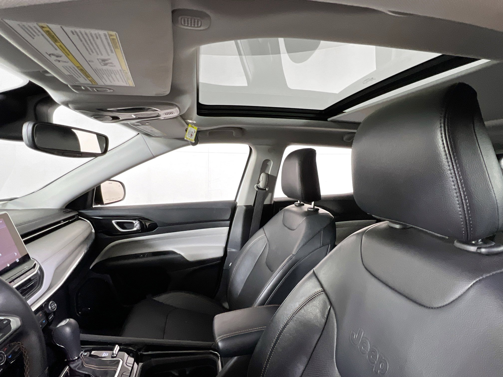 Used 2022 Jeep Compass Limited w/ Sun and Sound Group image 20