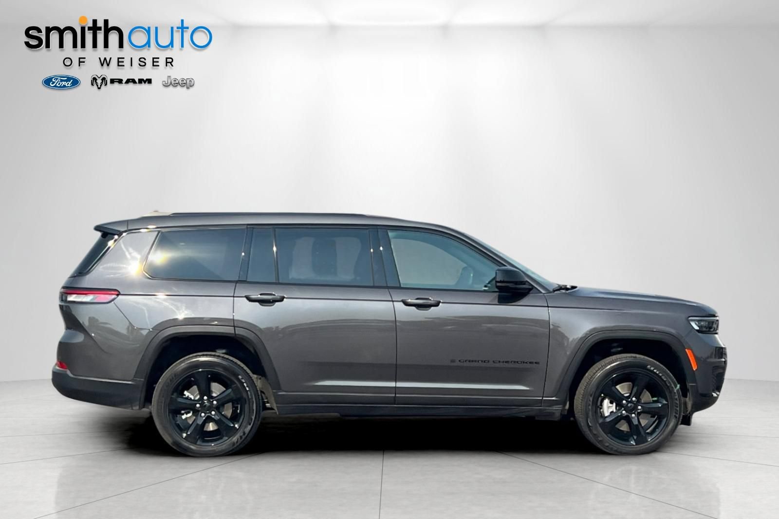 Used 2025 Jeep Grand Cherokee L Altitude AWD/4WD image 4
