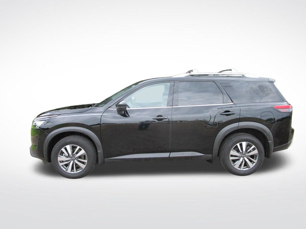 Used 2024 Nissan Pathfinder SL FWD image 3