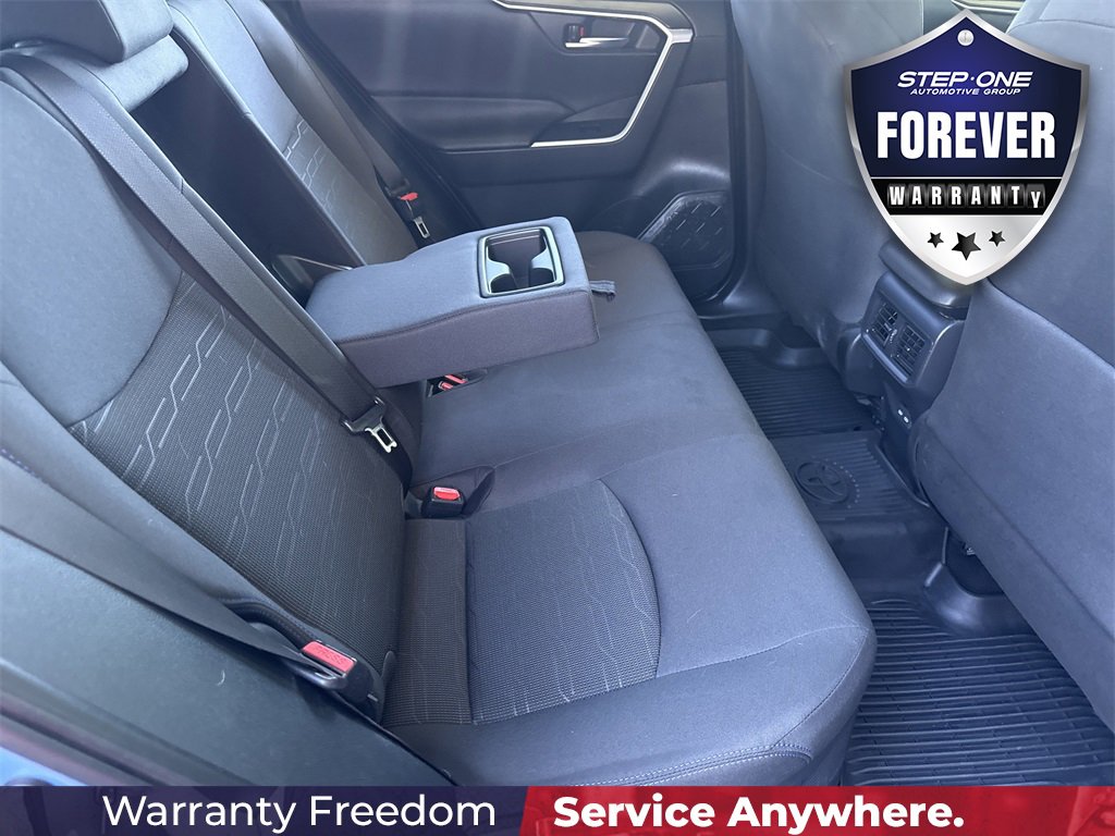Used 2024 Toyota RAV4 SE image 34