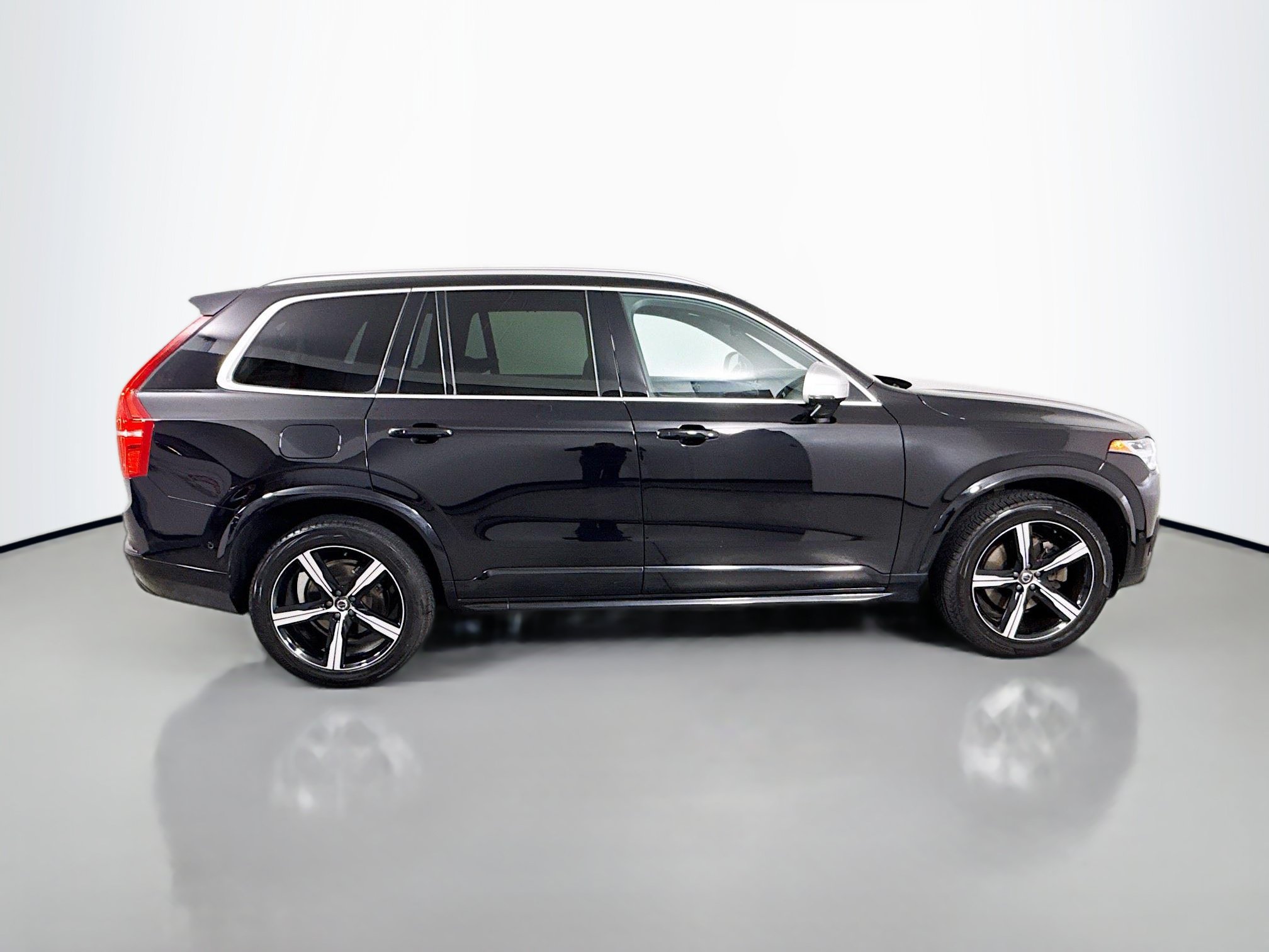 Used 2019 Volvo XC90 T6 R-Design w/ Advanced Package AWD/4WD image 8