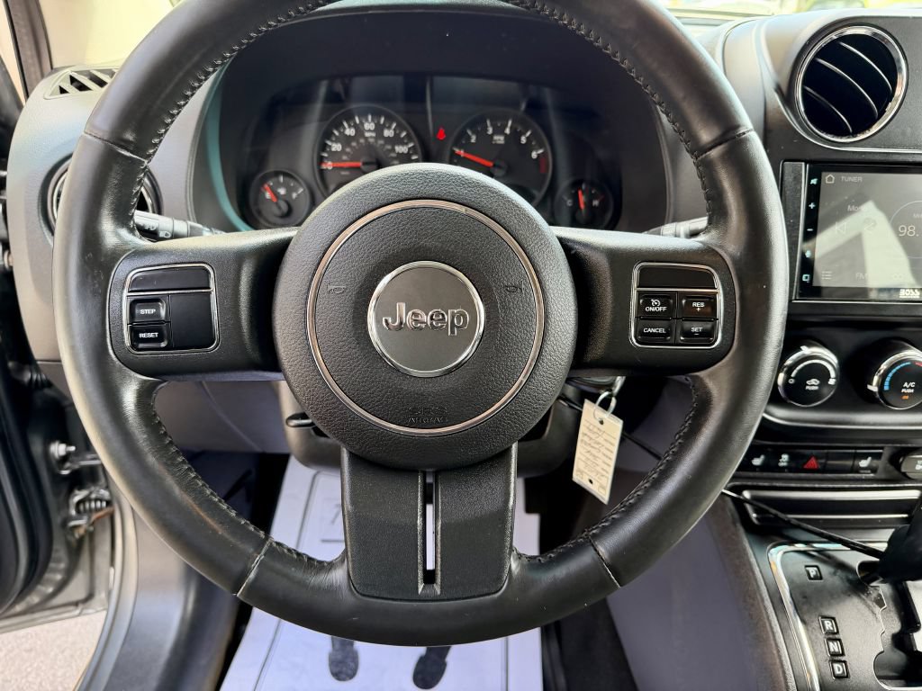 Used 2011 Jeep Compass Sport FWD image 12
