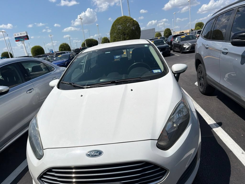 Used 2015 Ford Fiesta SE FWD image 2