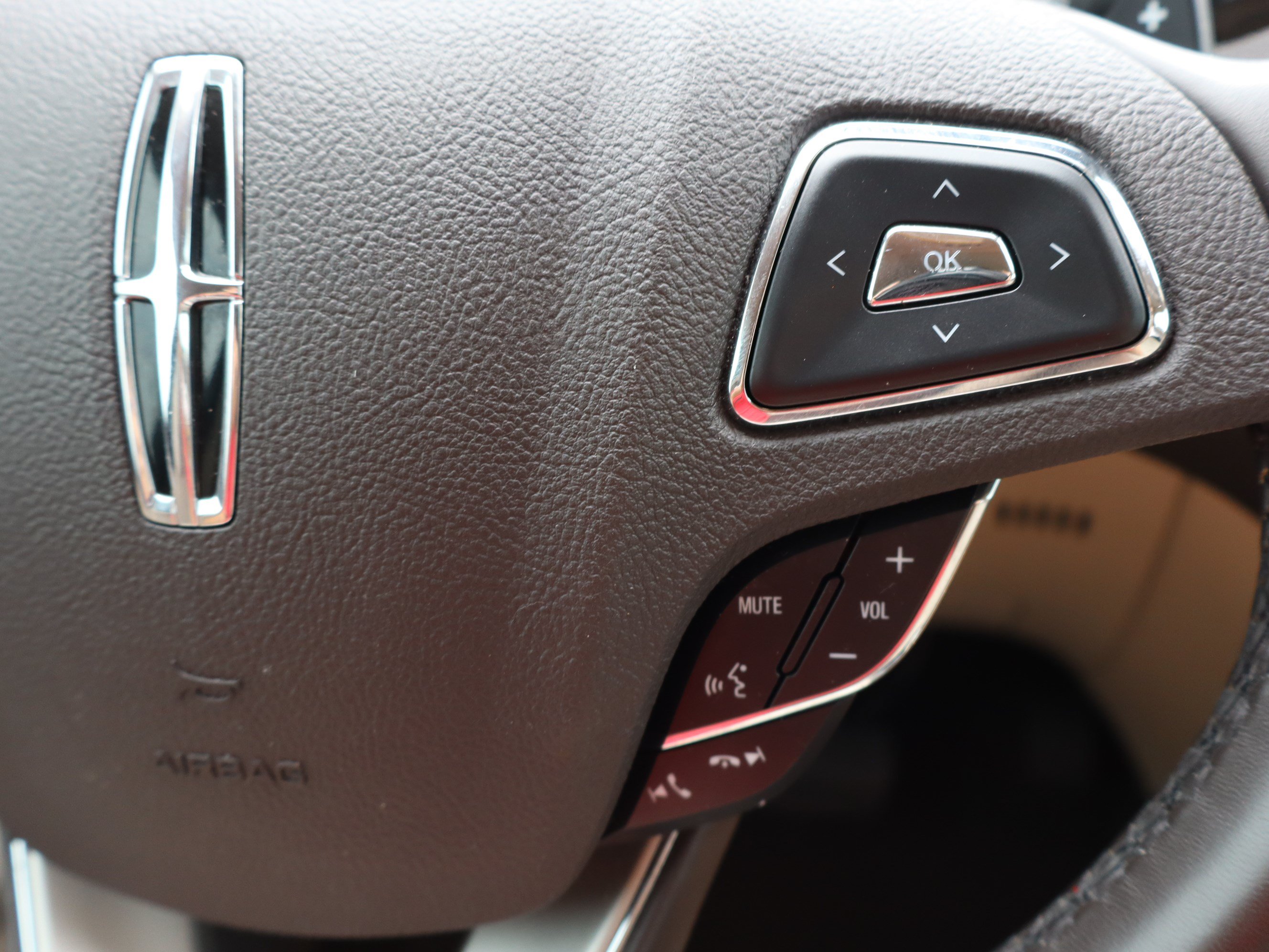 Used 2018 Lincoln MKC Reserve FWD image 21