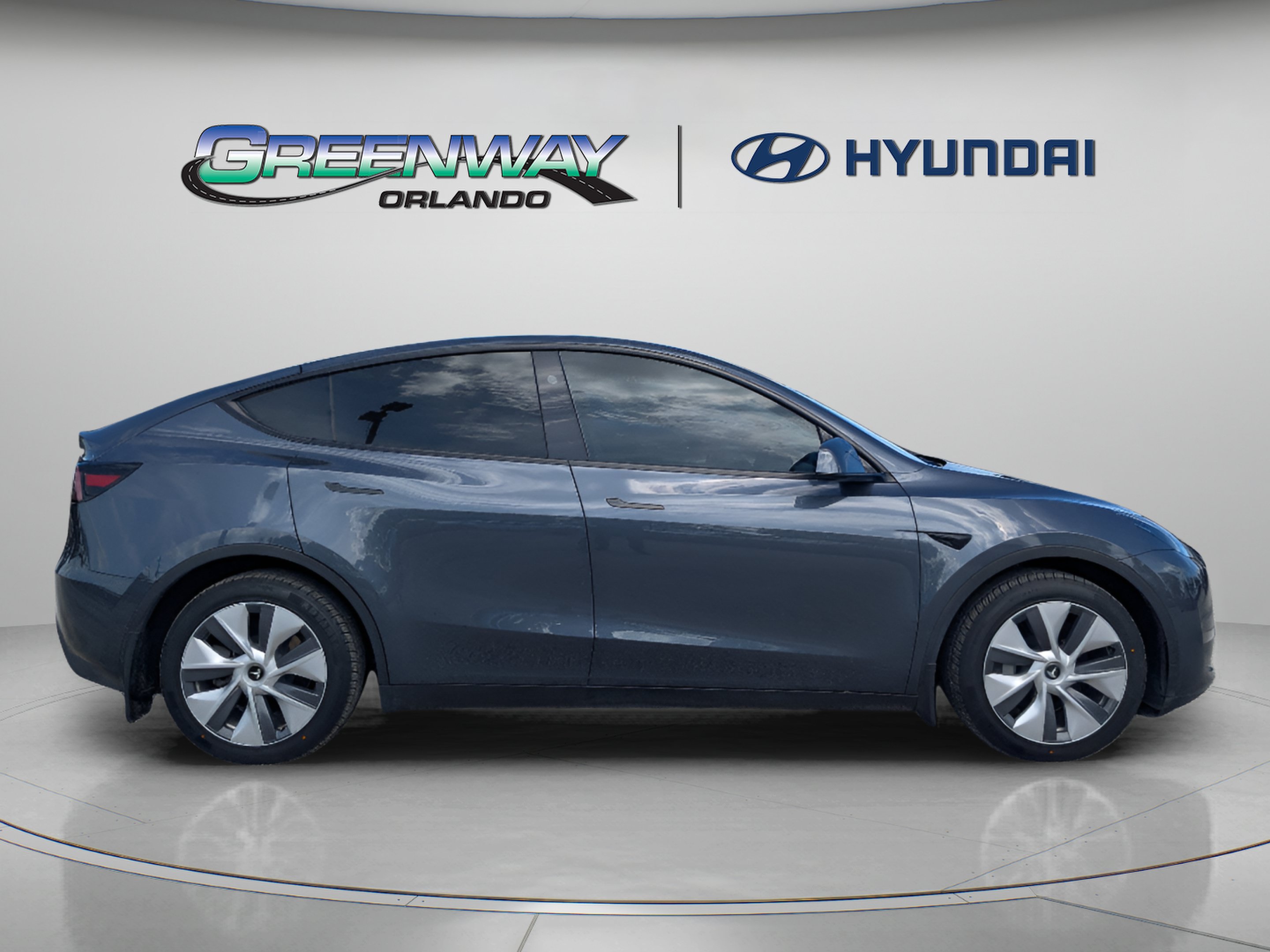 Used 2023 Tesla Model Y Long Range AWD/4WD image 9