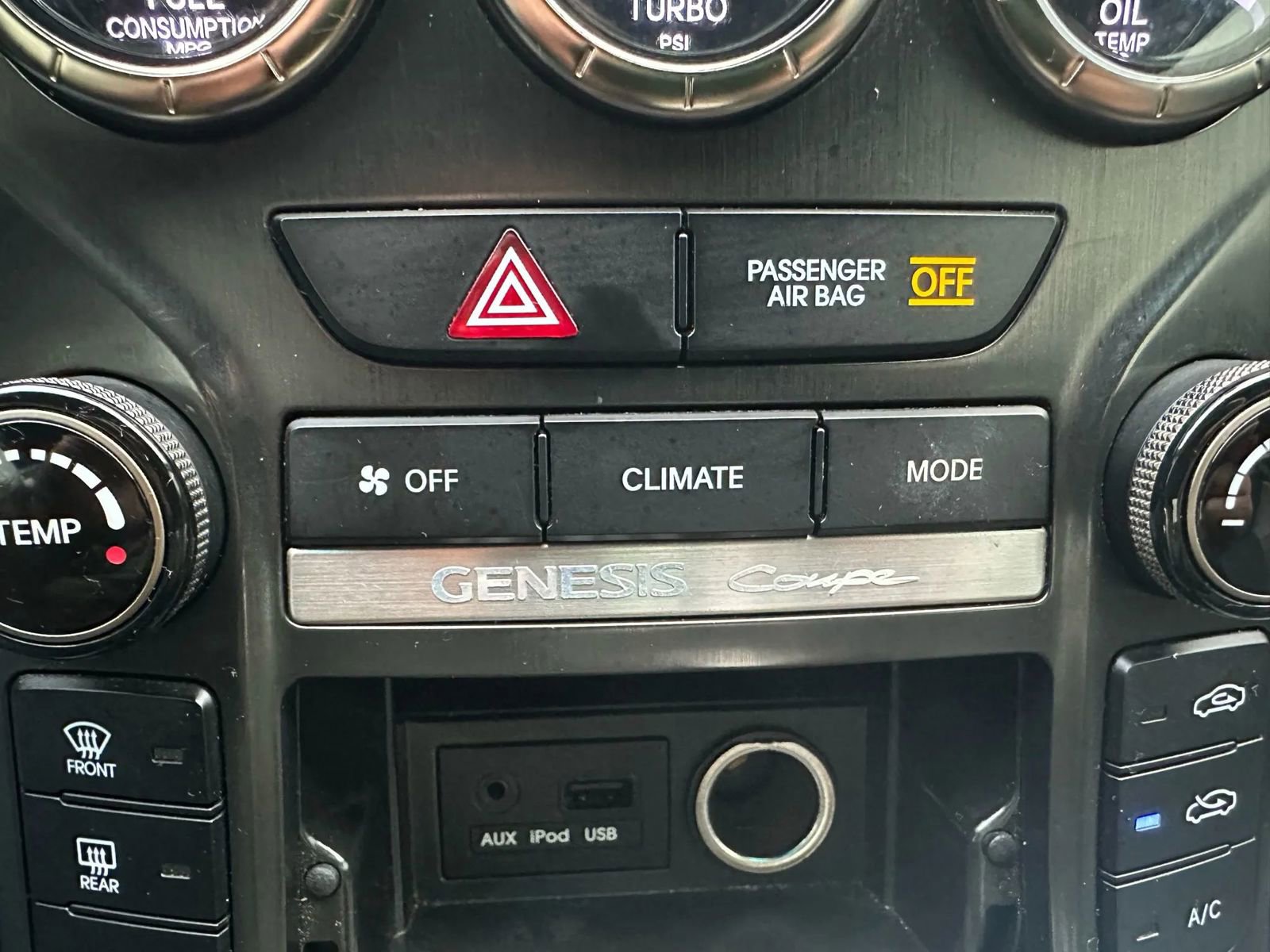 Used 2013 Hyundai Genesis 2.0T image 27