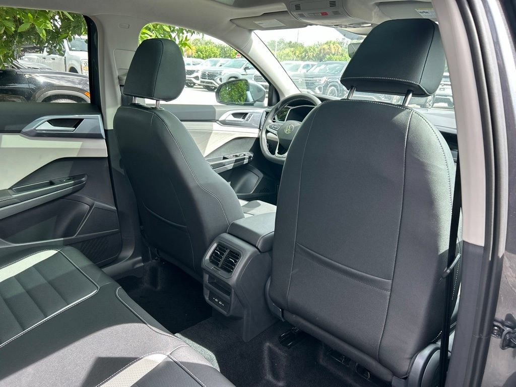 New 2026 Volkswagen Taos SEL AWD/4WD image 49