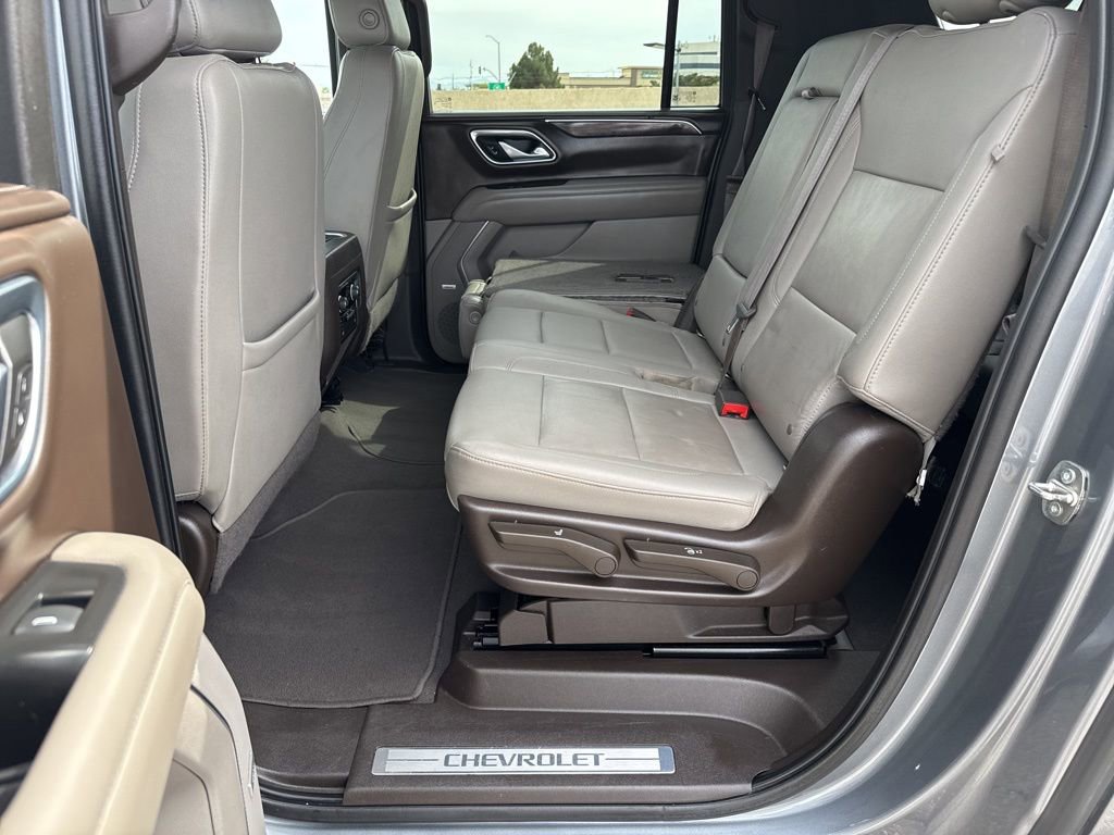 Used 2022 Chevrolet Suburban Z71 w/ Luxury Package AWD/4WD image 24