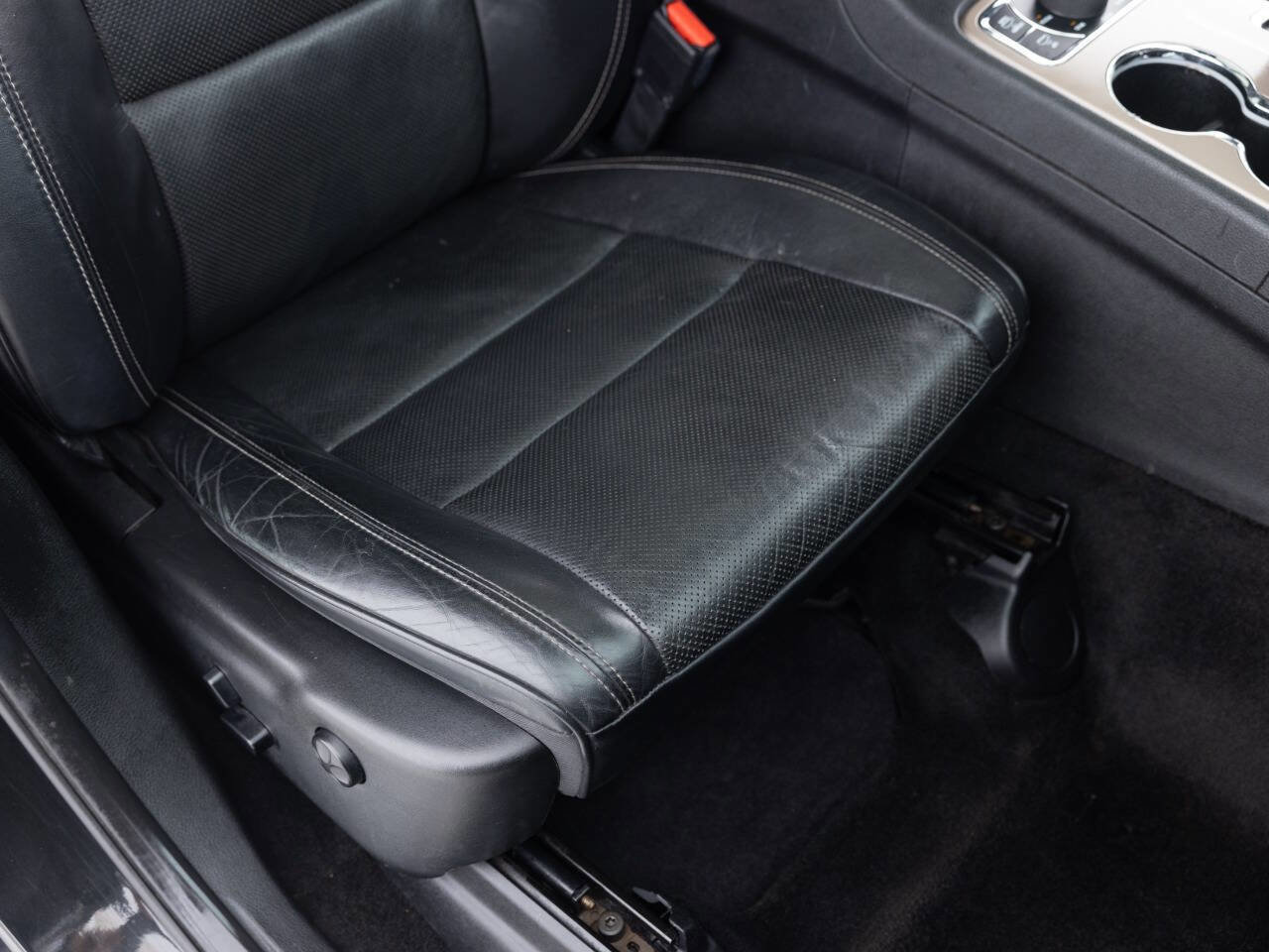 Used 2014 Jeep Grand Cherokee Overland w/ Advanced Technology Group AWD/4WD image 25