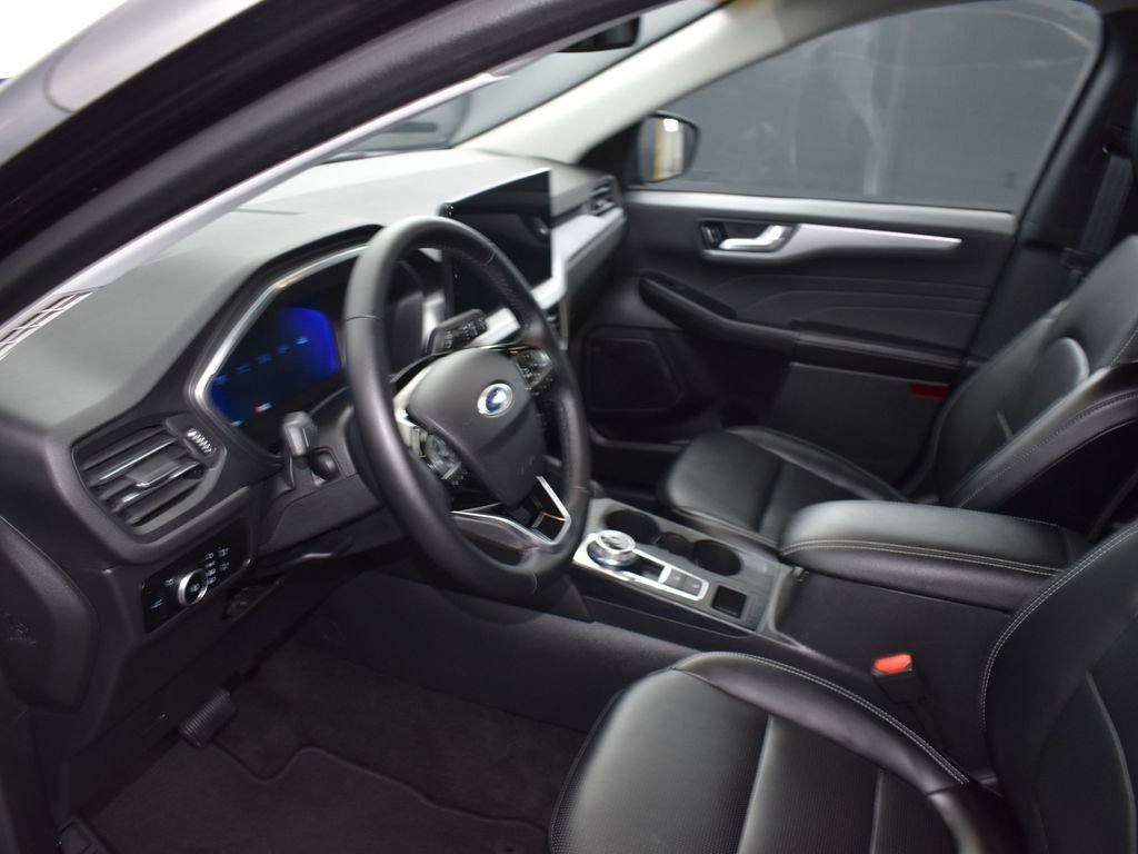 Used 2024 Ford Escape Platinum image 10