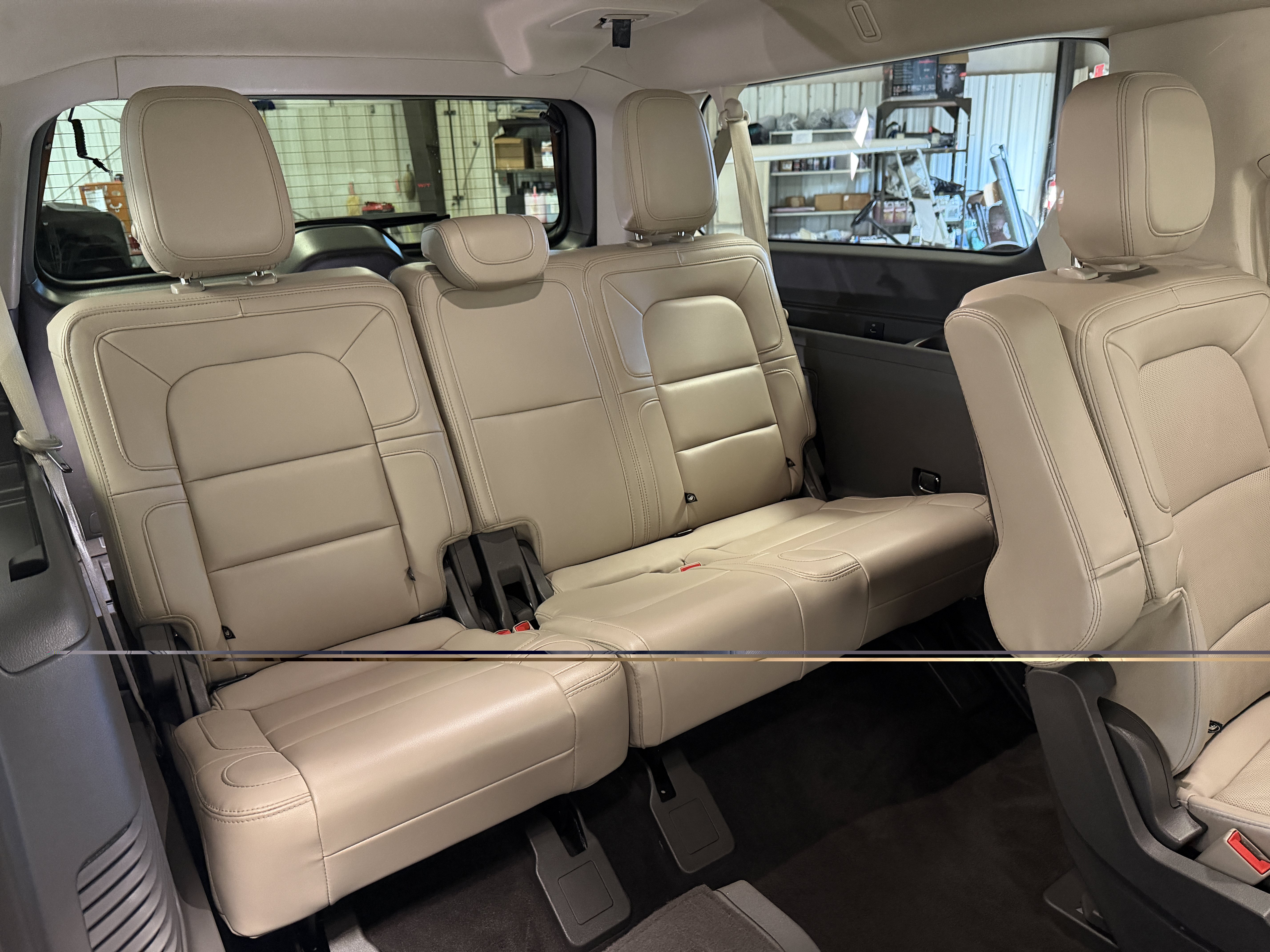 Used 2023 Lincoln Navigator L Reserve AWD/4WD image 27