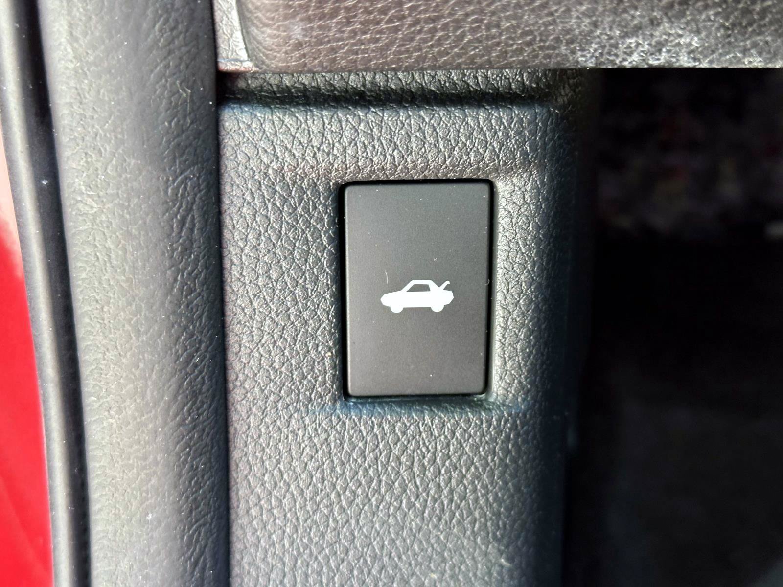 Used 2023 Honda Accord EX image 18