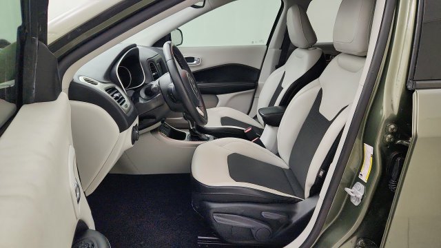 Used 2019 Jeep Compass Latitude FWD image 20