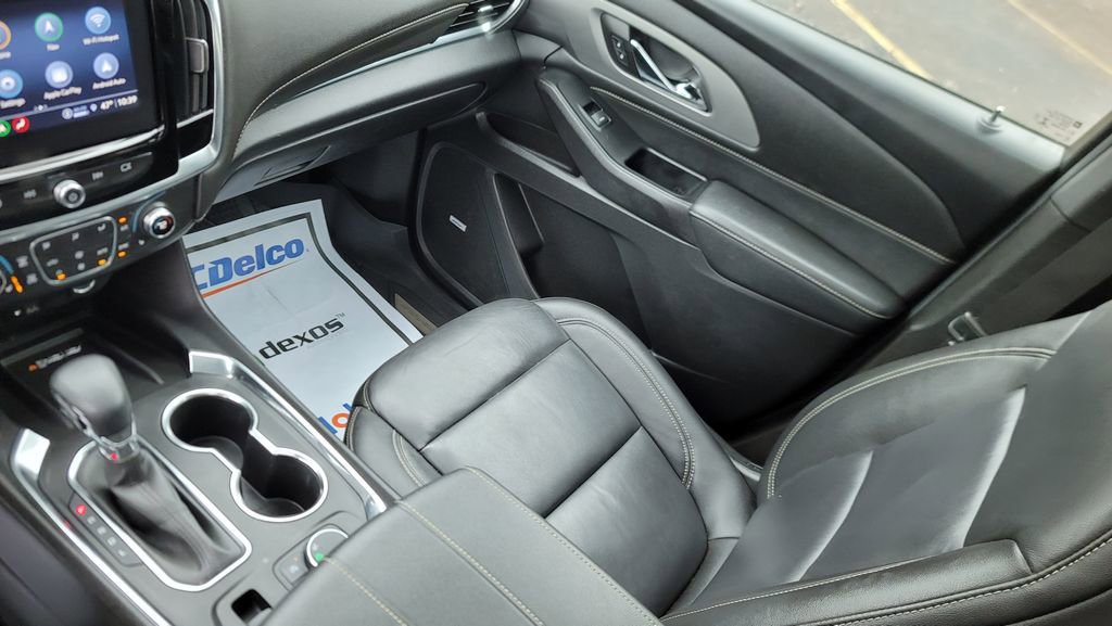 Used 2023 Chevrolet Traverse LT w/ LT Premium Package image 23