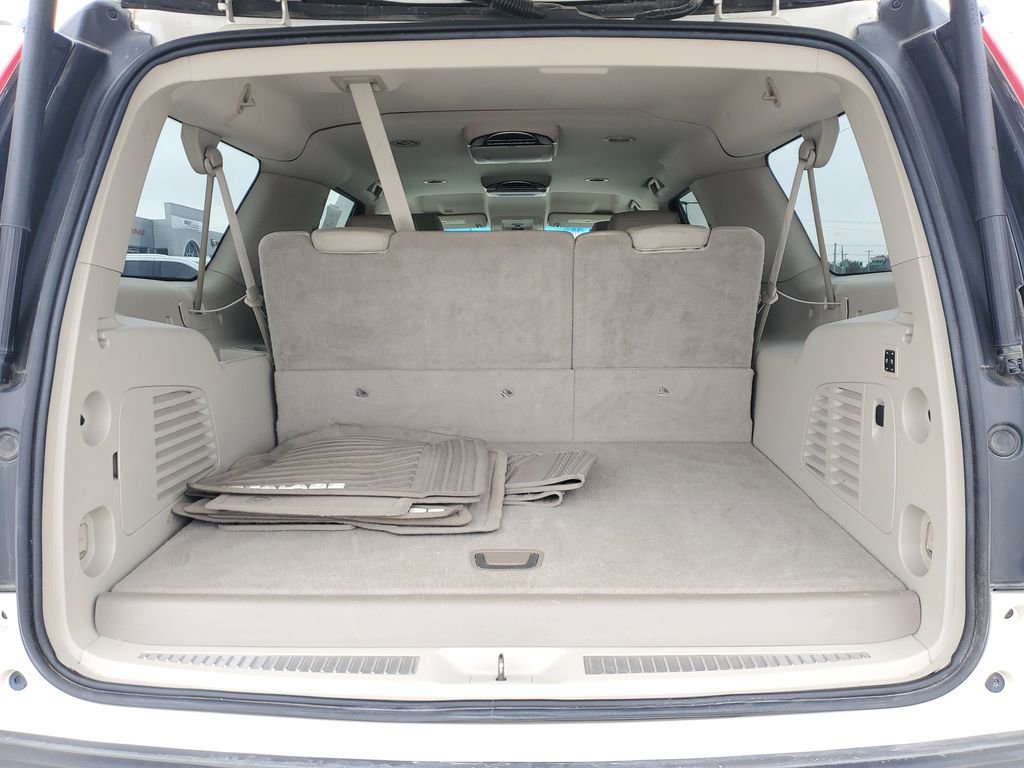 Used 2015 Cadillac Escalade ESV 4WD image 9