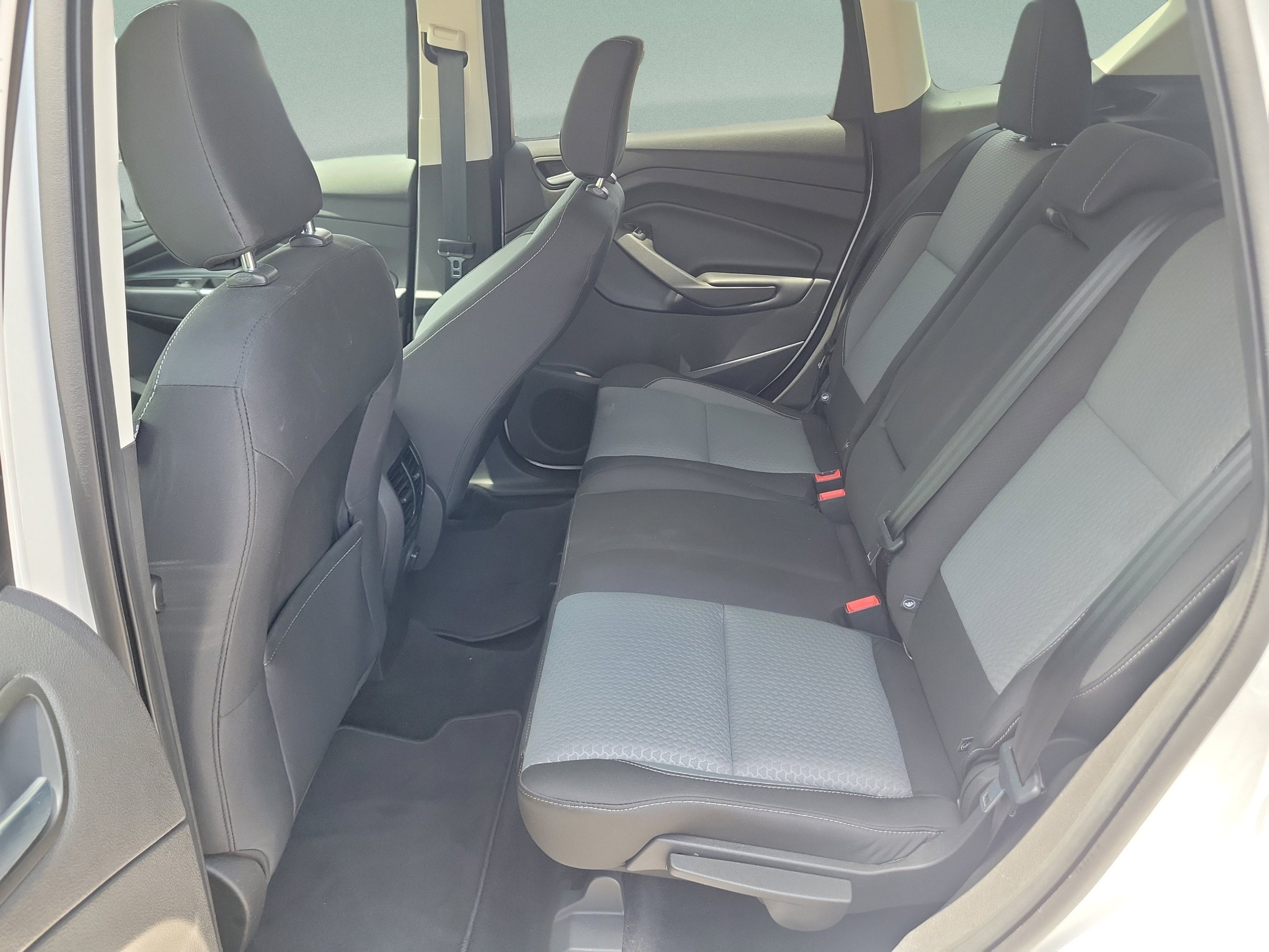 Used 2019 Ford Escape SE FWD image 9