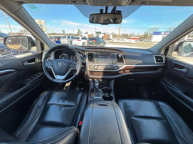 Used 2015 Toyota Highlander Limited Platinum image 22