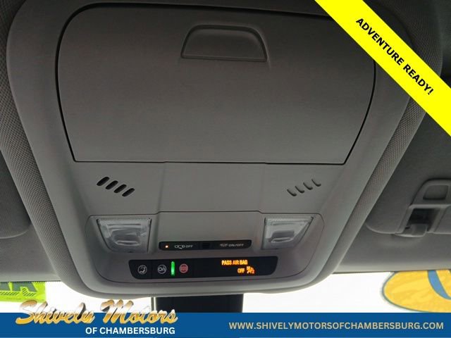 Used 2020 GMC Terrain SLE w/ Driver Convenience Package image 16