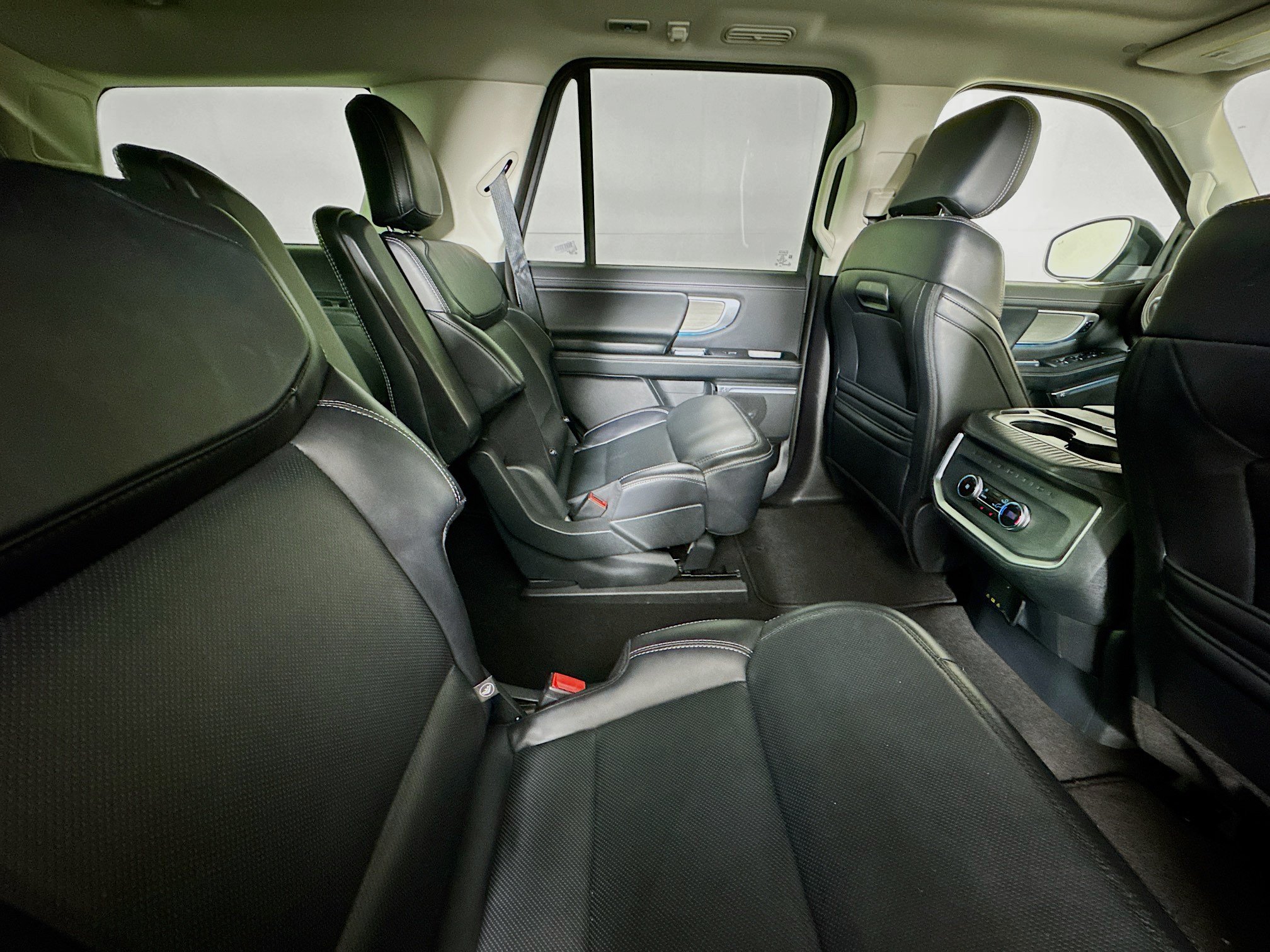 Used 2025 Ford Expedition Platinum AWD/4WD image 25
