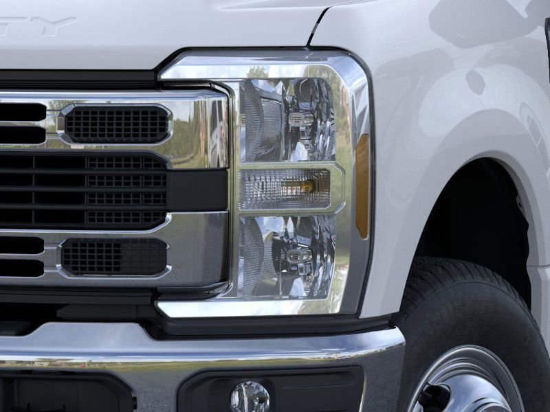 New 2026 Ford F350 XL w/ XL Chrome Package image 18