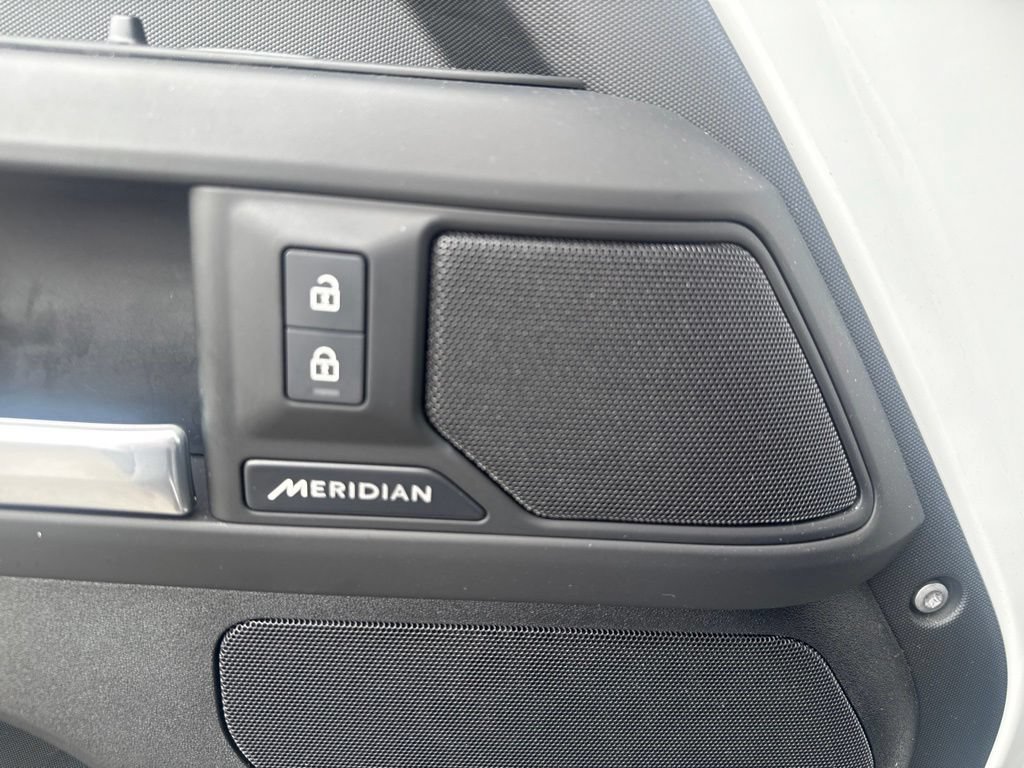 Used 2025 Land Rover Defender 110 S AWD/4WD image 19