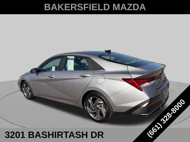 Used 2025 Hyundai Elantra SEL FWD image 3