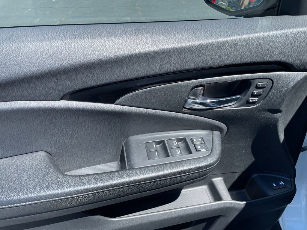Used 2016 Honda Pilot Elite image 13