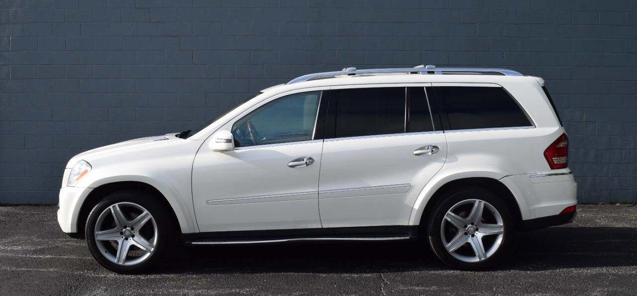 Used 2011 Mercedes-Benz GL 550 4MATIC image 6