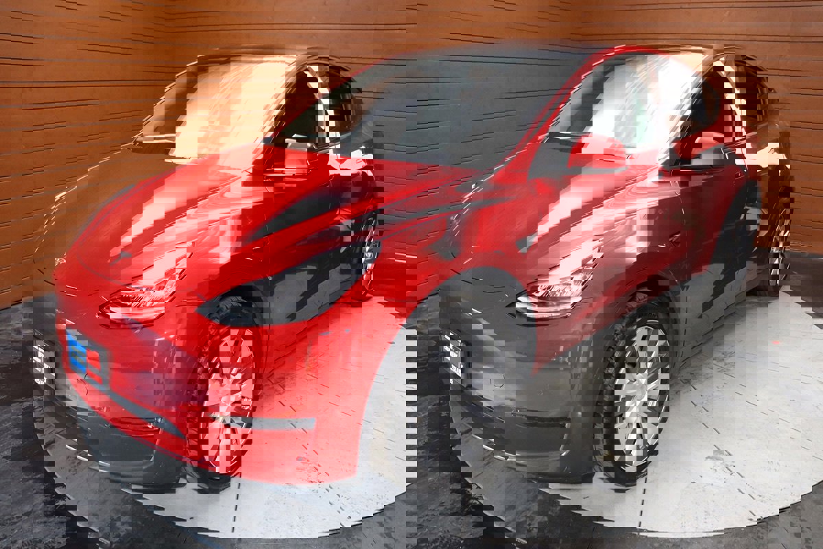 Used 2022 Tesla Model Y Long Range image 5