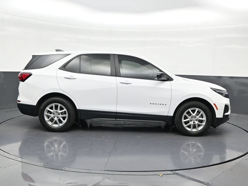 Used 2023 Chevrolet Equinox LS FWD image 7