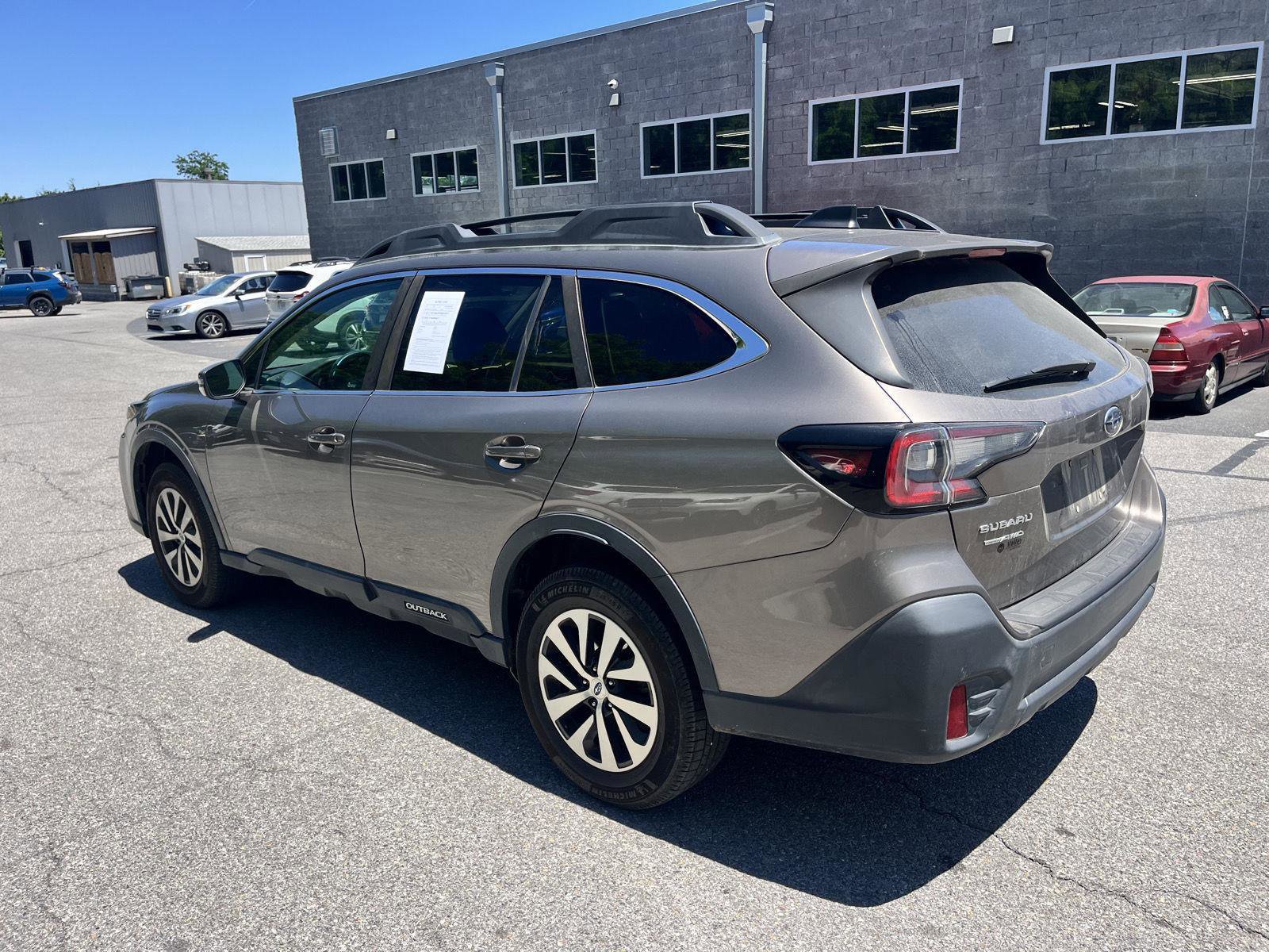 Used 2021 Subaru Outback Premium AWD/4WD image 7