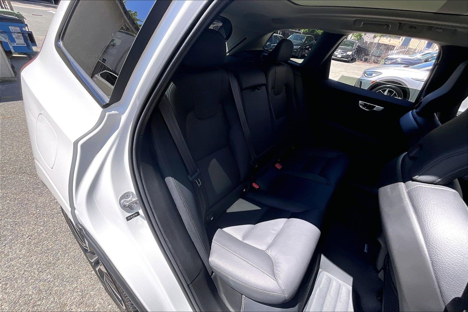 Used 2024 Volvo XC60 B5 Plus w/ Protection Package Premier AWD/4WD image 26