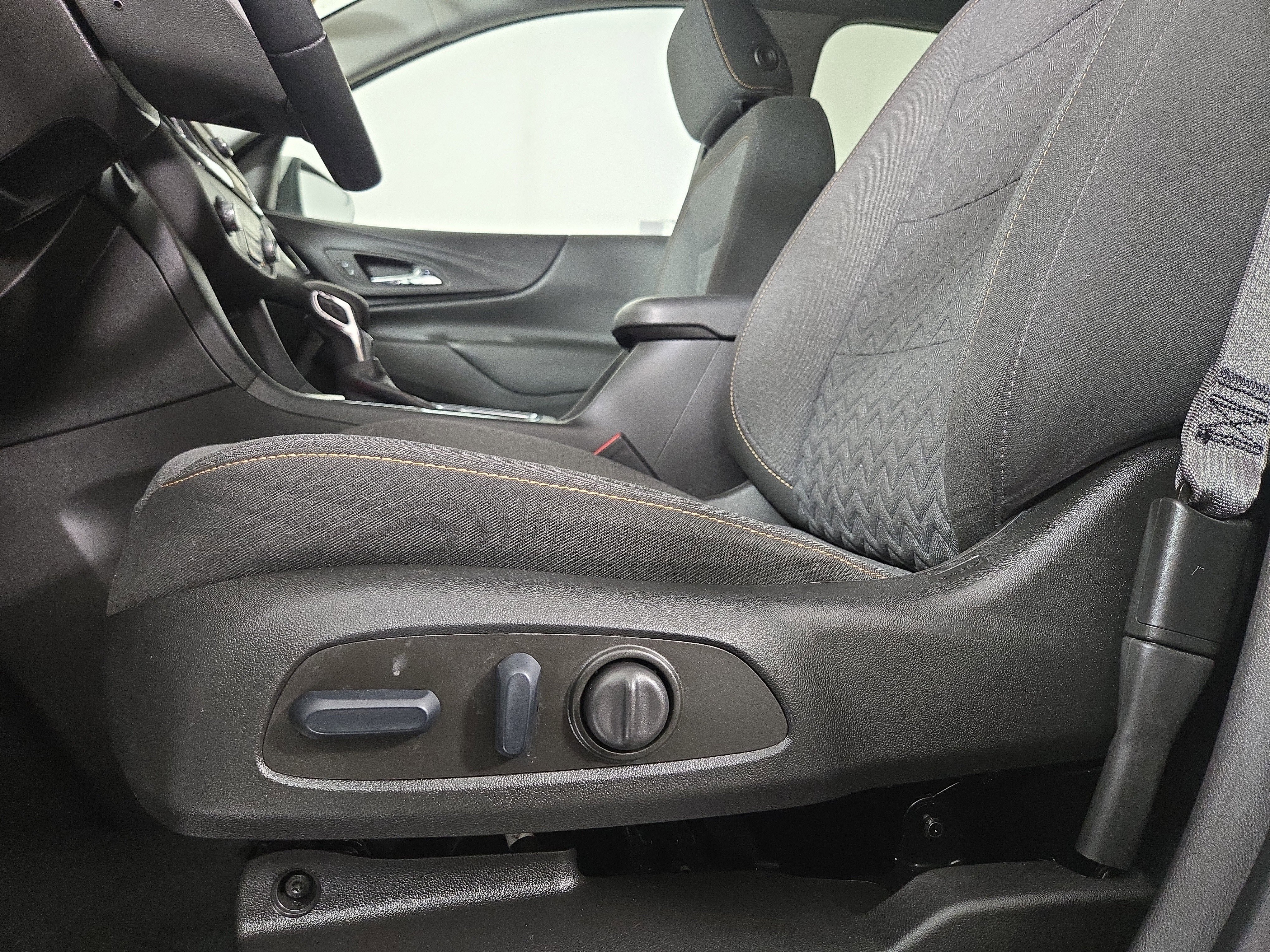 Certified 2023 Chevrolet Equinox LT w/ Driver Convenience Package AWD/4WD image 30