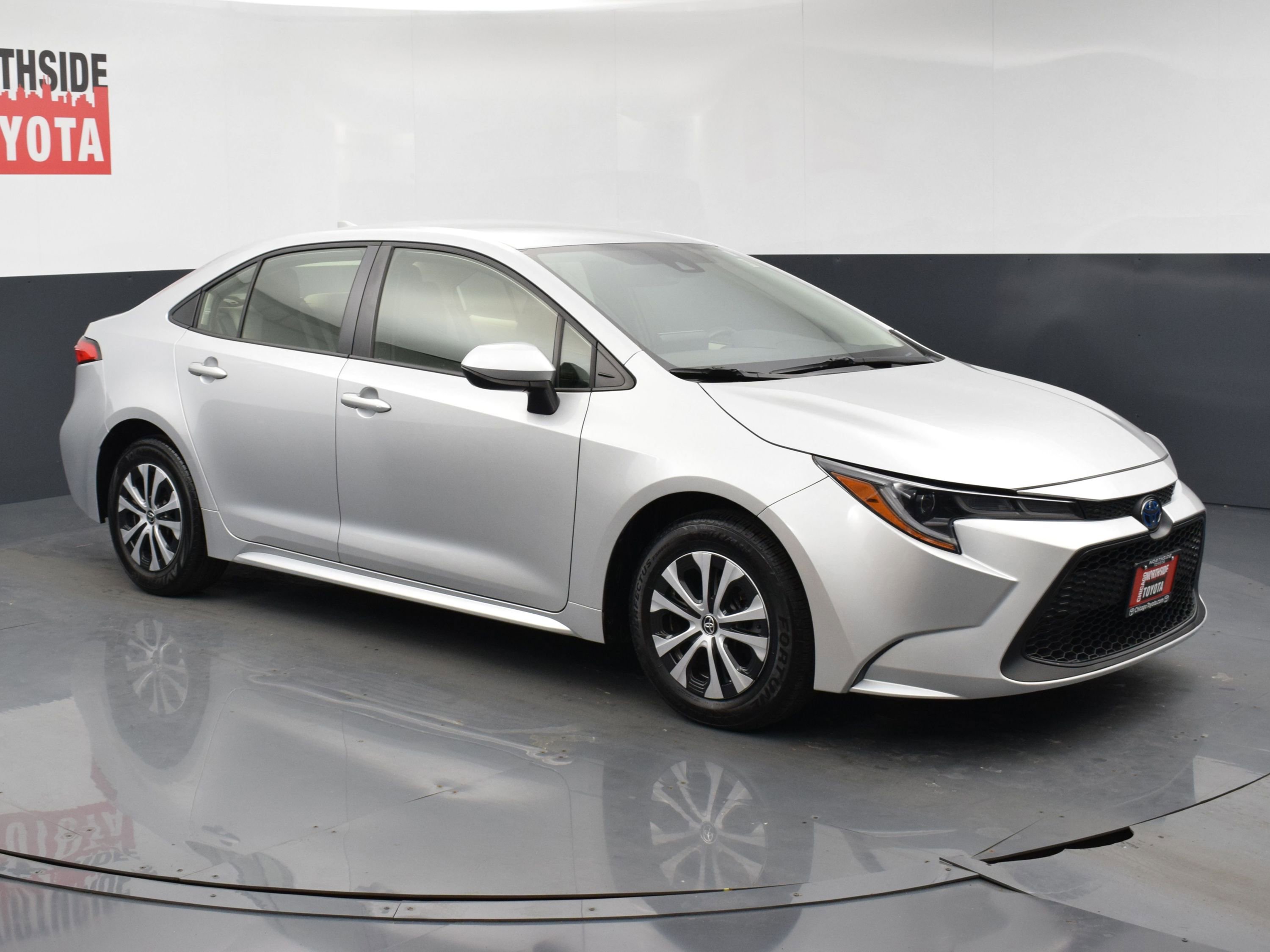 Used 2022 Toyota Corolla LE image 6
