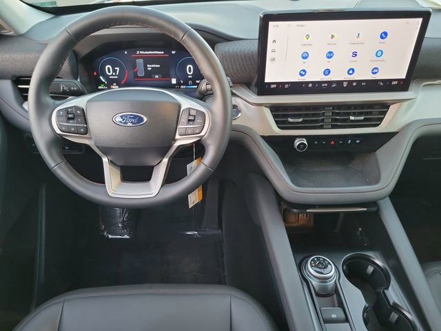 Used 2025 Ford Explorer Active w/ Active Comfort Package RWD image 4