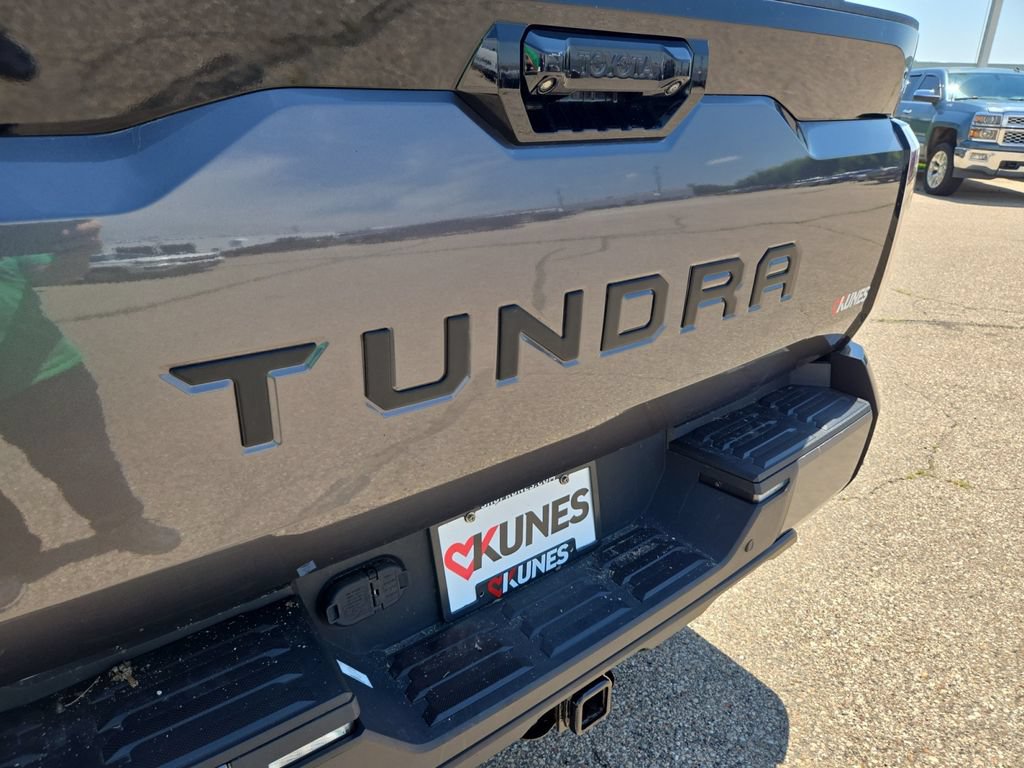 Used 2022 Toyota Tundra Platinum AWD/4WD image 39
