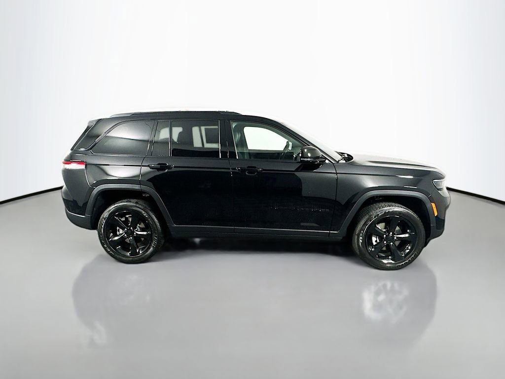 New 2025 Jeep Grand Cherokee Altitude image 8