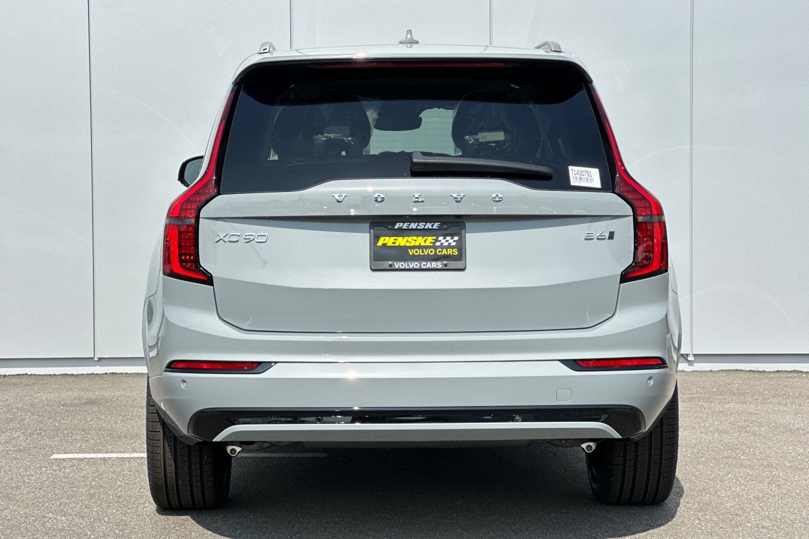 New 2026 Volvo XC90 B6 Ultra w/ Protection Package image 4
