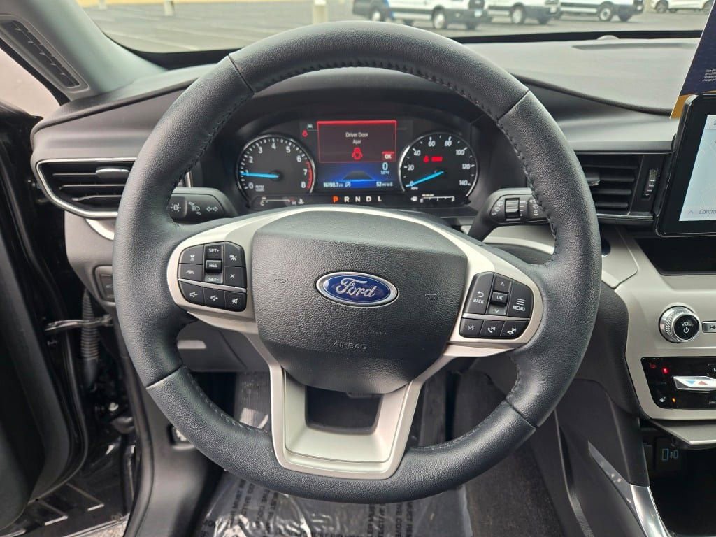 Certified 2023 Ford Explorer XLT w/ Equipment Group 202A image 34