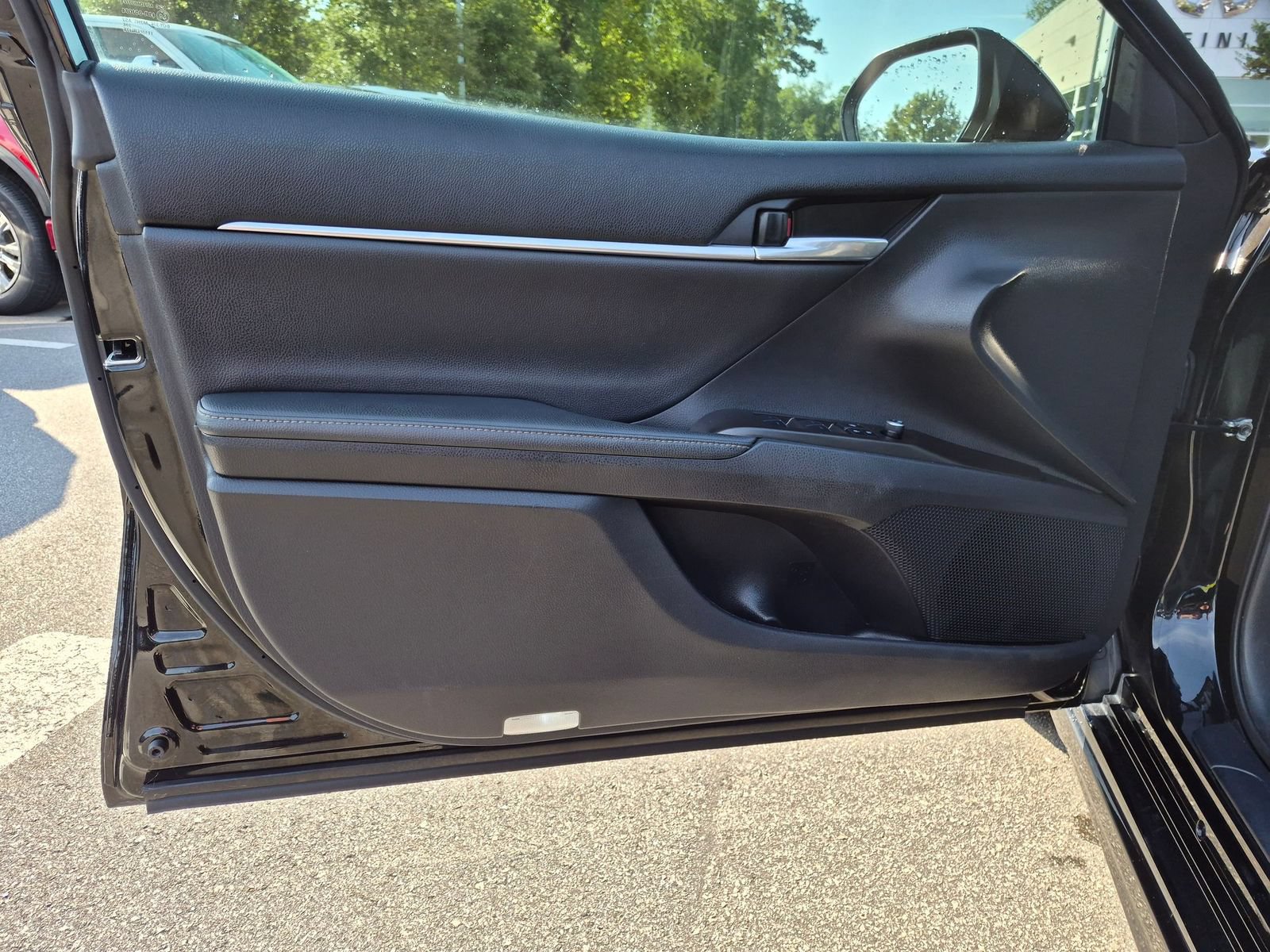 Used 2022 Toyota Camry XSE FWD image 12