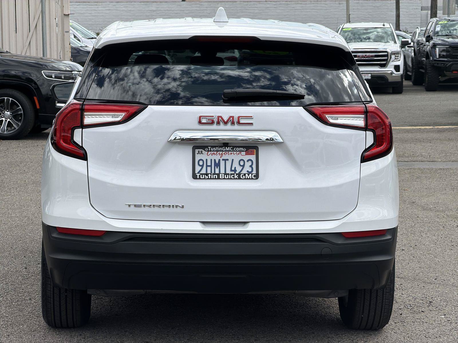 Used 2023 GMC Terrain SLE FWD image 6