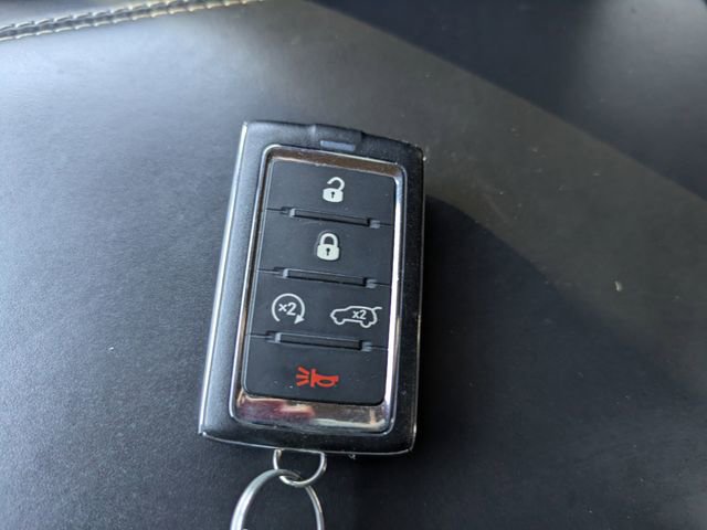 Used 2022 Jeep Grand Cherokee Overland w/ Luxury Tech Group IV image 34