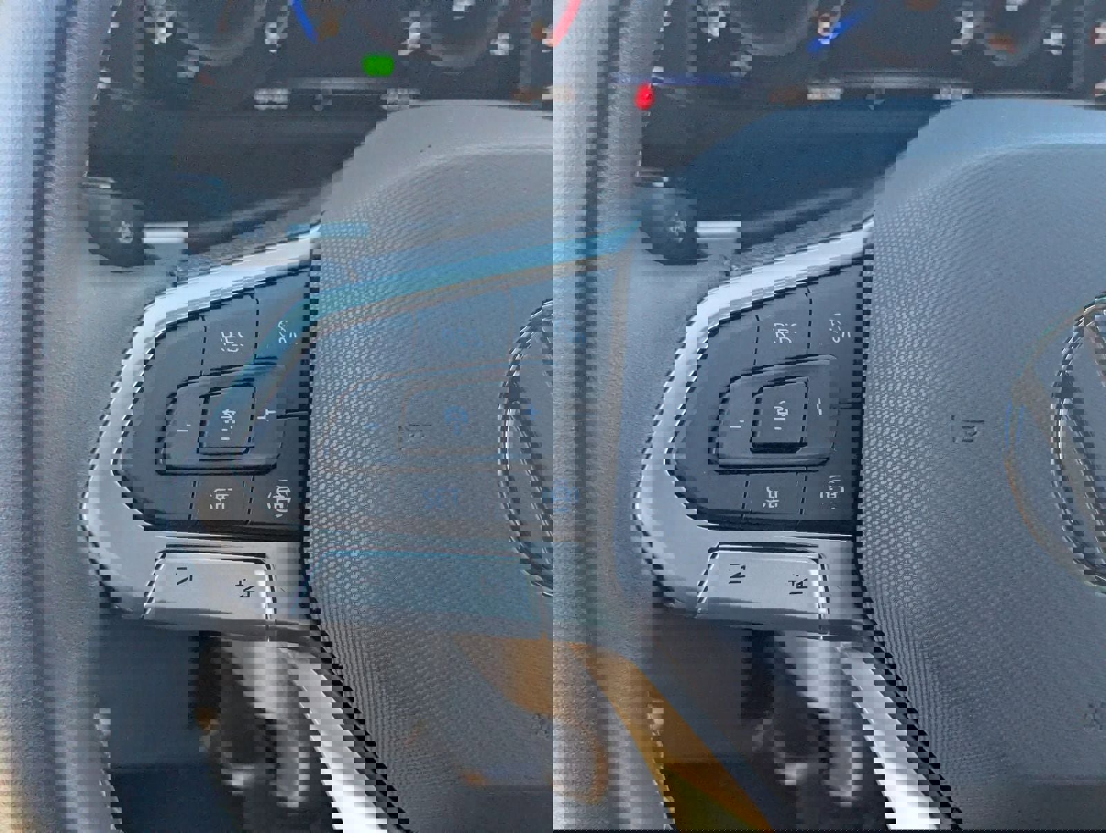 Used 2023 Volkswagen Atlas Cross Sport SE w/ Black Wheel Package image 26