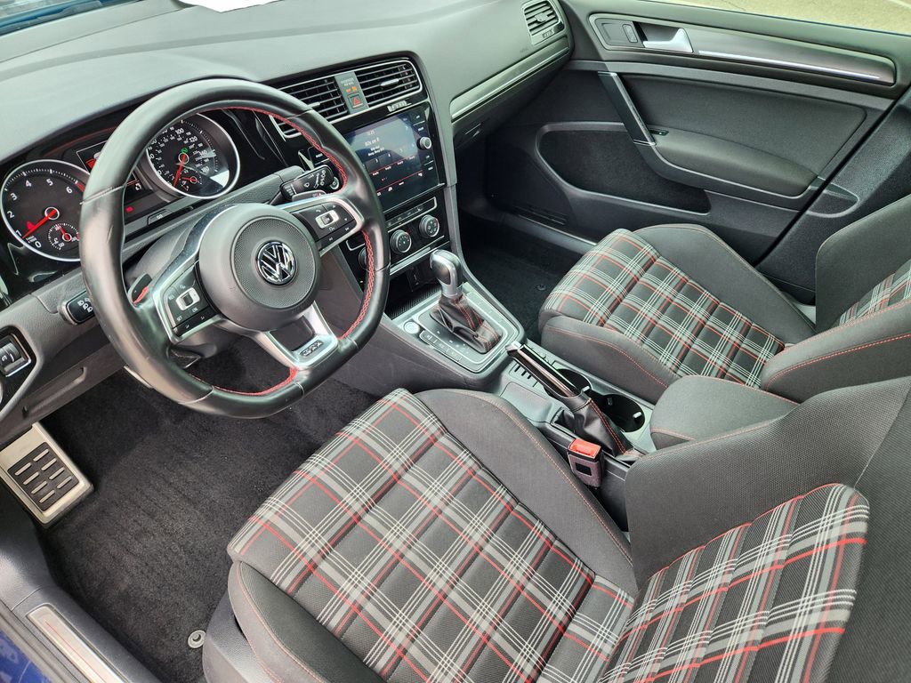 Used 2018 Volkswagen GTI SE FWD image 10