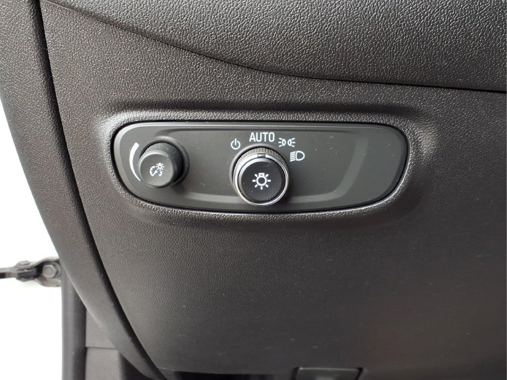 Used 2024 Chevrolet Equinox LS w/ LS Convenience Package FWD image 19
