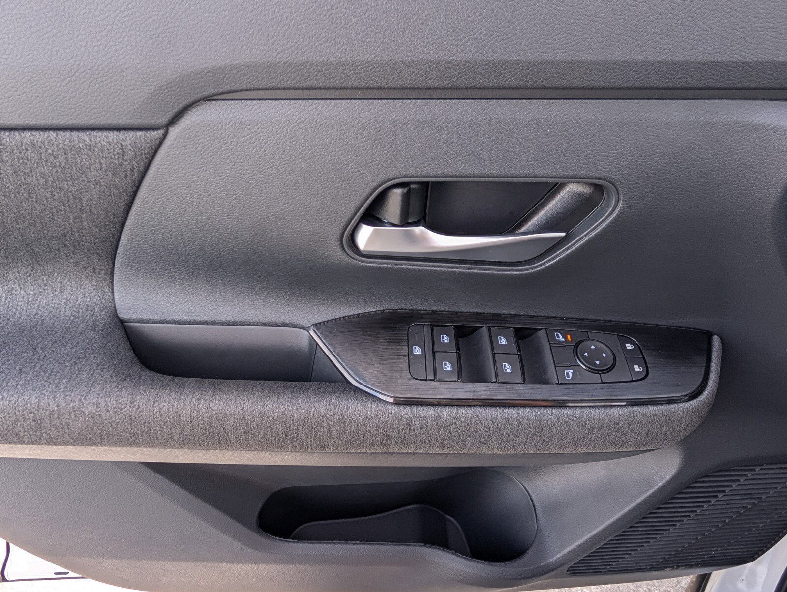 New 2026 Nissan Kicks SV w/ Cold Weather Package image 13