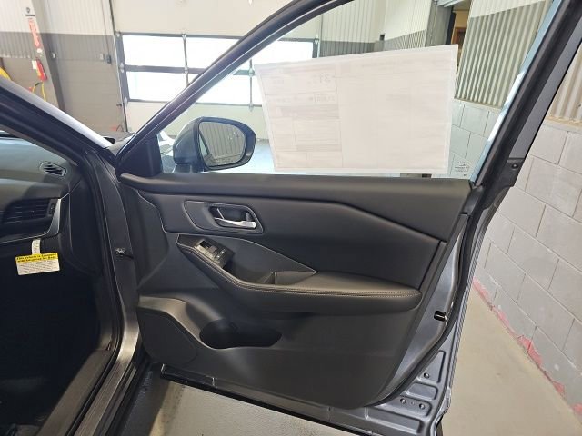 New 2026 Nissan Rogue SV AWD/4WD image 25