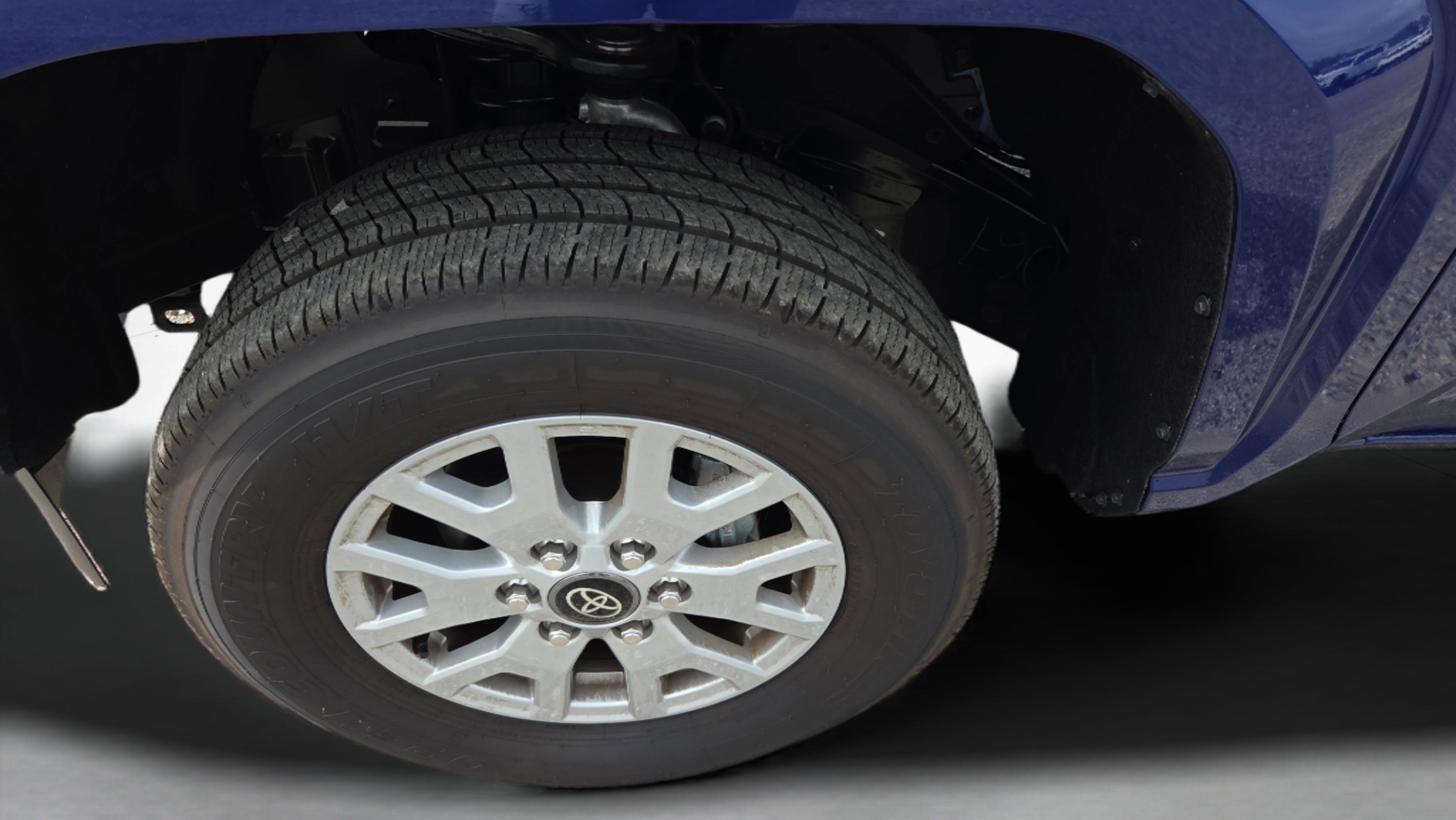 Used 2025 Toyota Tacoma SR5 RWD image 28