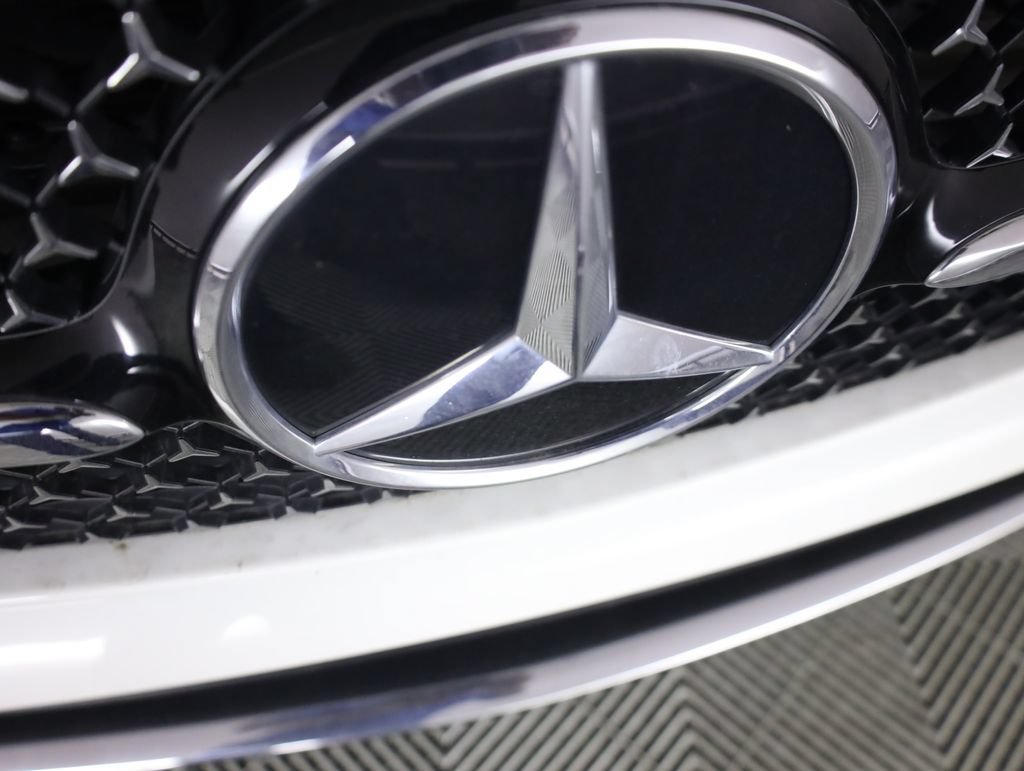 Used 2025 Mercedes-Benz CLE 450 4MATIC Cabriolet image 90